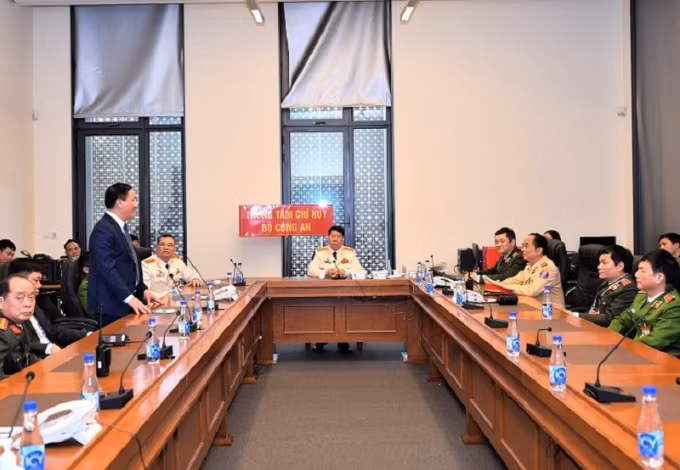 Quang cảnh buổi làm việc.