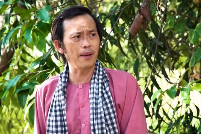 “Sáu Bảnh” Hoài Linh từng gây tiếng vang trong “Ra giêng anh cưới em”.
