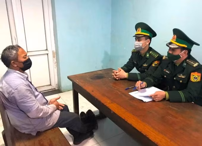 Đối tượng Trần Văn Hương...