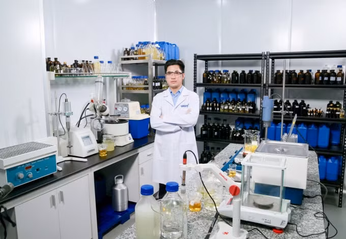 Lại Nam Hải - Chủ tịch hội đồng quản trị và là người phát minh khẩu trang Wakamono