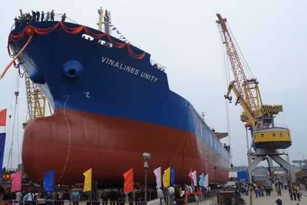 Năm 2020, Vinalines lỗ thuần từ hoạt động kinh doanh 800 tỷ đồng