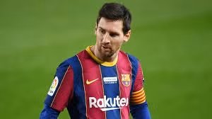 HLV Koeman nóng giận vì tiền đạo Messi bị PSG chèo kéo. Ảnh: internet