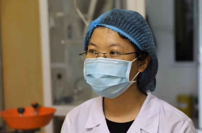 Chị Huyên đã 9 đêm không ngủ, còn chồng chị công tác 3 tháng nay chưa về nhà (Ảnh TL).