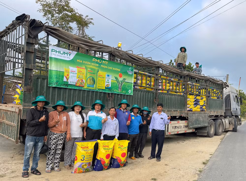 Những chuyến hàng NPK Phú Mỹ được giao đến cho bà con vùng trồng mía (1)