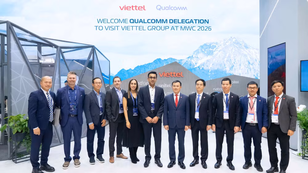 Đoàn Qualcomm làm việc tại gian hàng Viettel trong khuôn khổ MWC Barcelona 2026