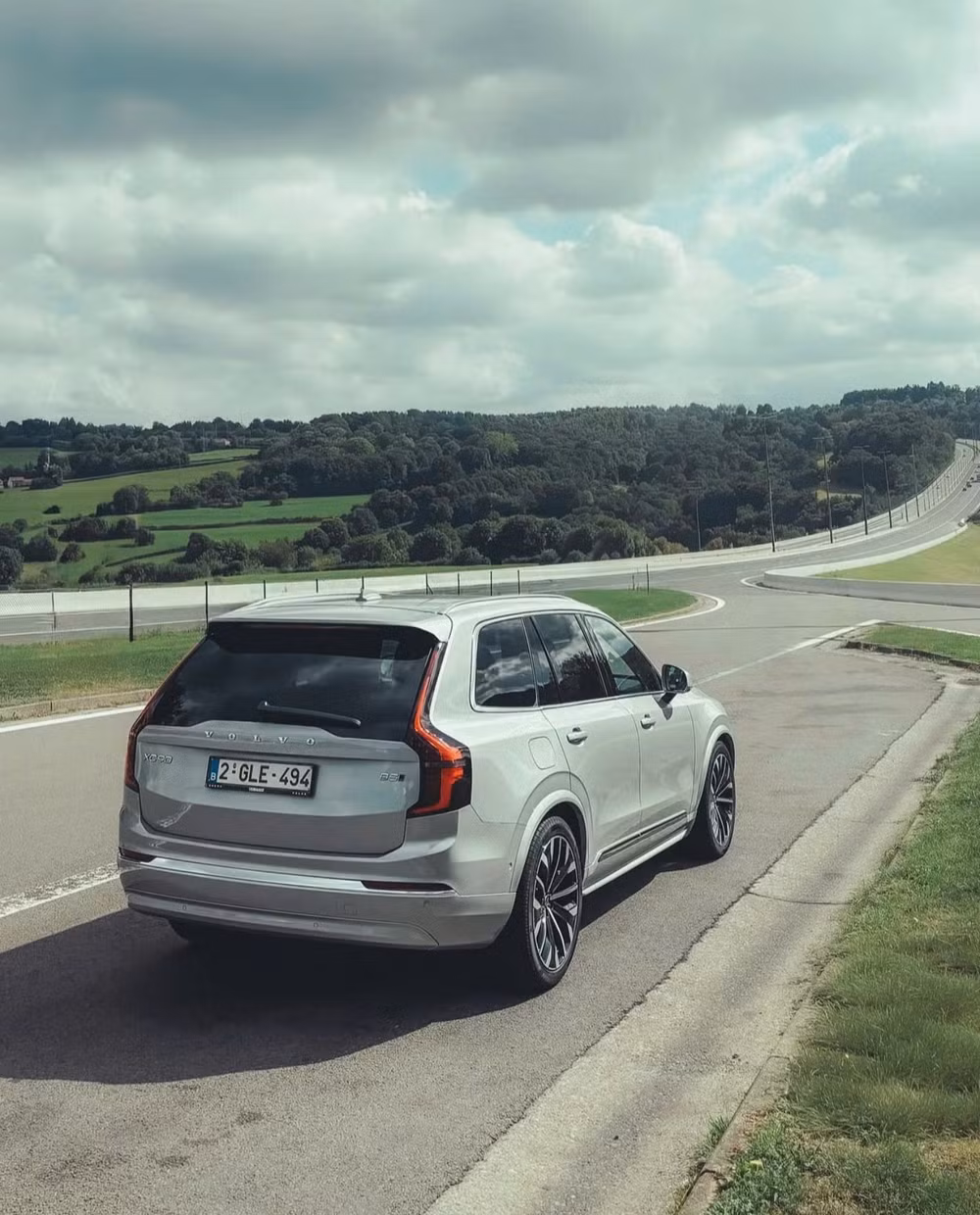 Đối thủ của XC90 tại thị trường Việt Nam là Audi Q7 và BMW X5 - Ảnh: Volvo