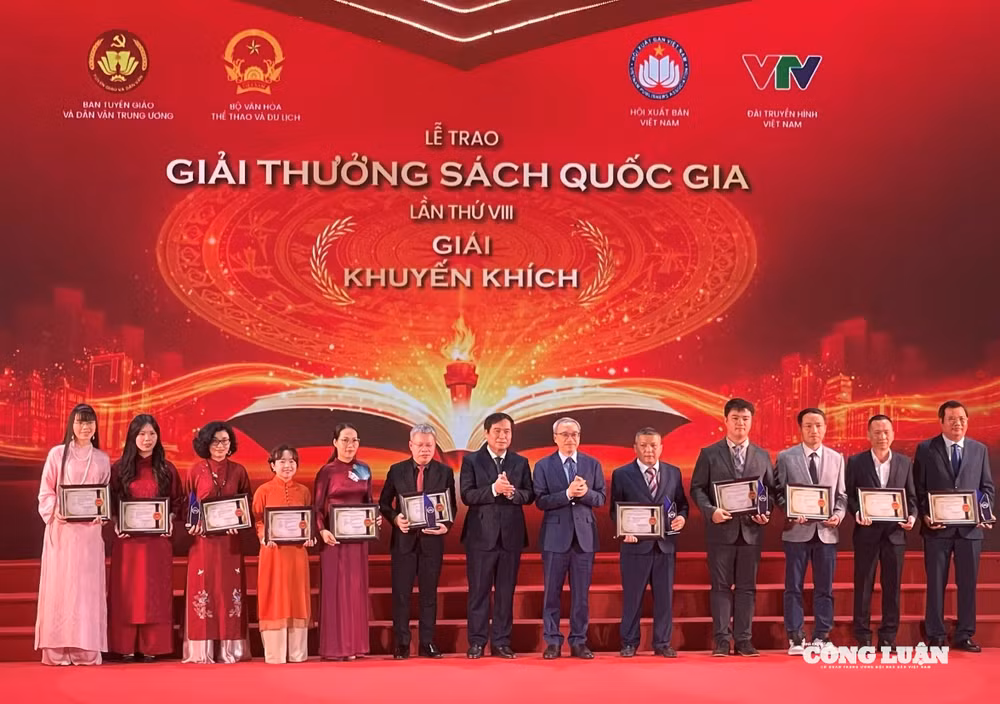 Ảnh màn hình 2026-03-08 lúc 23.51.01