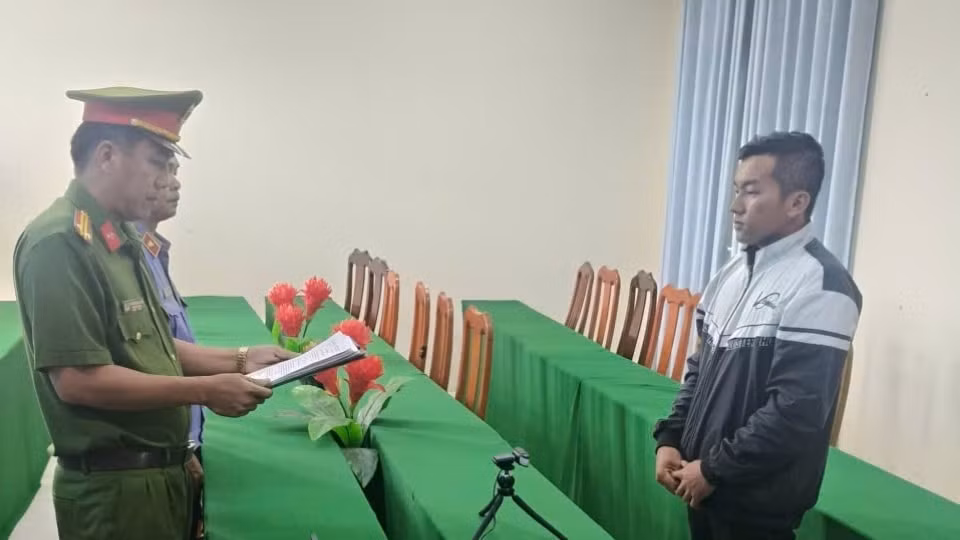 Khởi tố đối tượng đã bị xử phạt vẫn tiếp tục khai thác cát trái phép