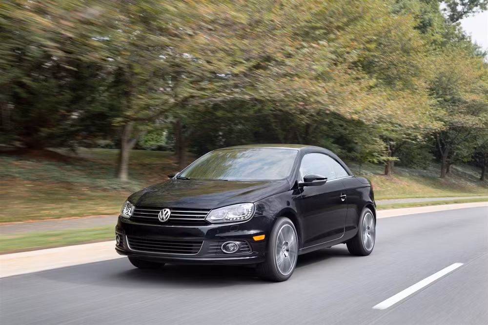 Mẫu xe Volkswagen EOS đời 2015 - Ảnh: VW