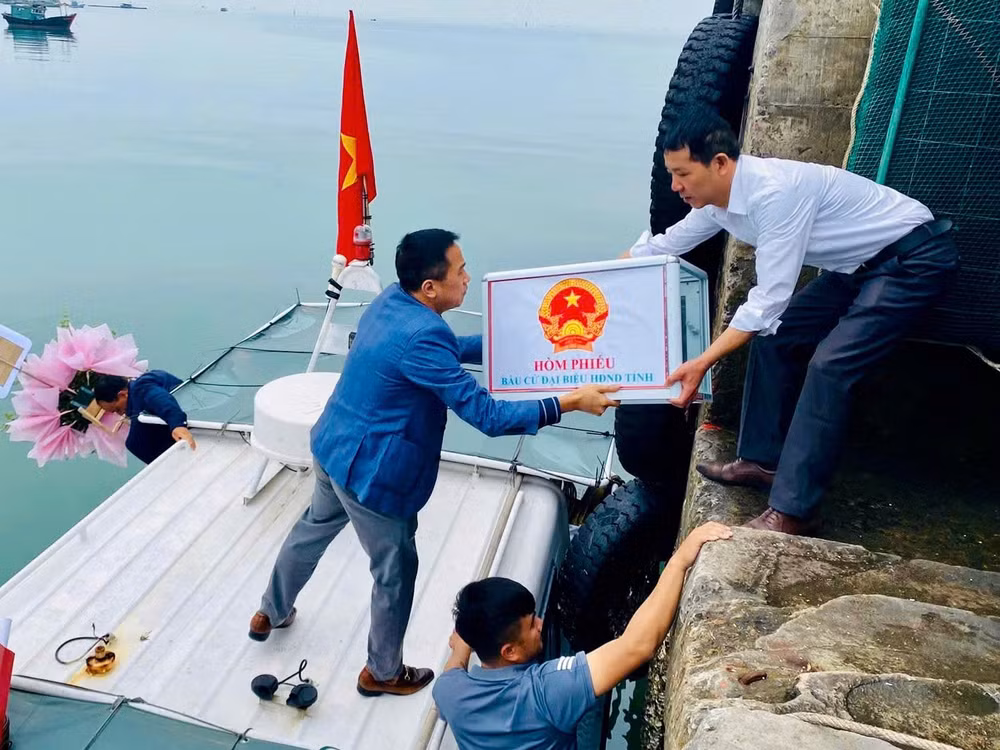 5-quang-ninh-san-sang-ngay-hoi-toan-dan-di-bau-cu.jpg
