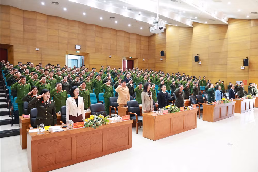 Các đại biểu tham dự Hội nghị phát động phong trào thi đua