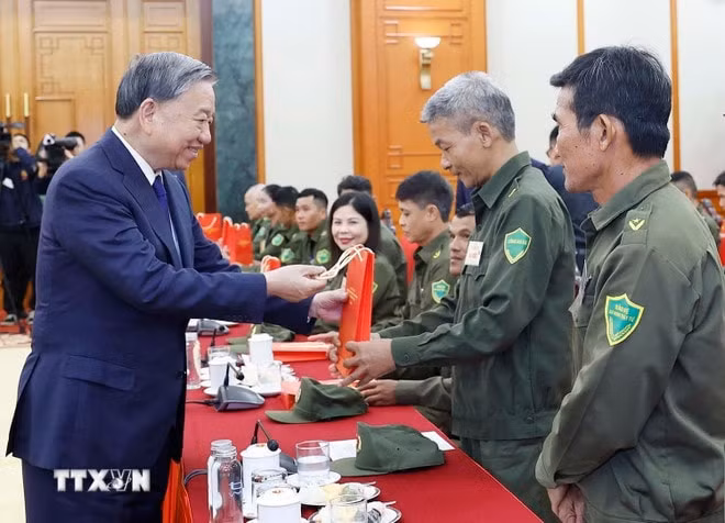 tong-bi-thu-gap-mat-dai-bieu-tieu-bieu-toan-quoc-tham-gia-bao-ve-an-ninh-trat-tu-o-co-so-4.jpg