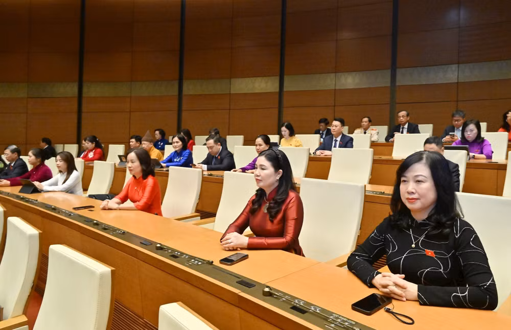 Các đại biểu dự phiên bế mạc Kỳ họp.