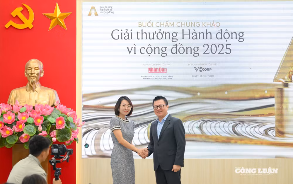 GiÃ¡m kháº£o LÃª Quá»c Minh nháº­n Äá»ng hÃ nh cÃ¹ng Quá»¹ há»c bá»ng VietSeeds