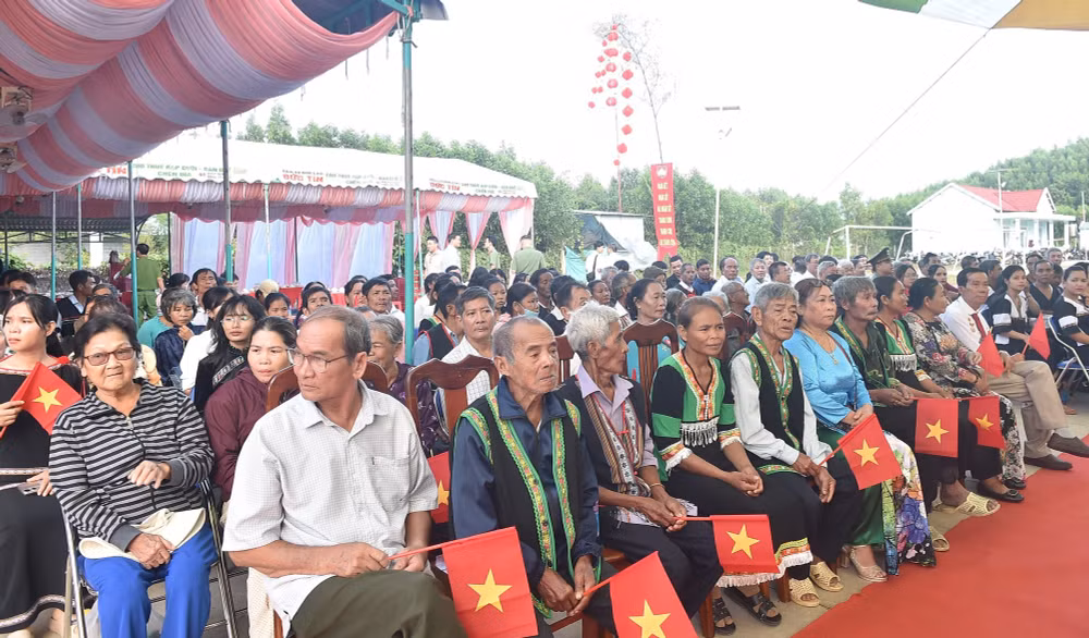 Phó Thủ tướng Mai Văn Chính dự ngày hội đại đoàn kết toàn dân tộc tại Khánh Hòa- Ảnh 4.