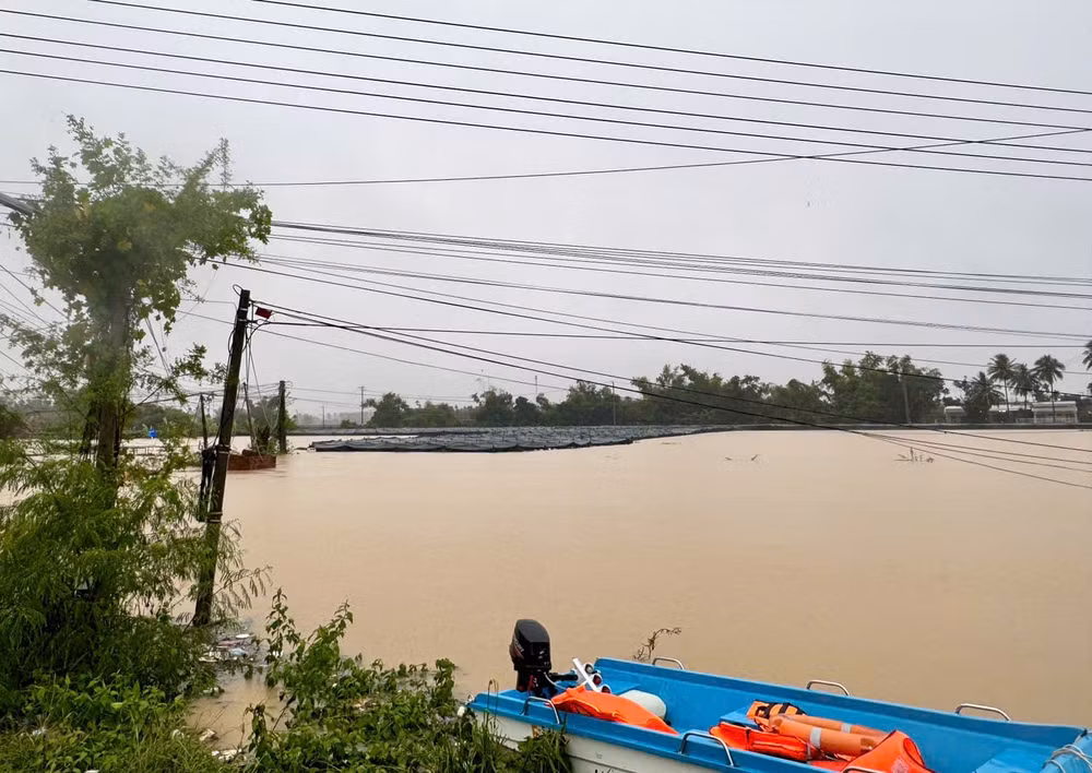 Phó Thủ tướng Hồ Quốc Dũng: Di dời dân ngay trong ngày, tuyệt đối không để xảy ra thiệt hại về người- Ảnh 5.