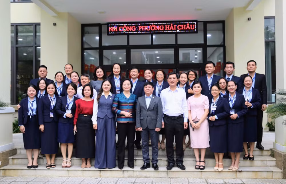 Phó Thủ tướng Phạm Thị Thanh Trà kiểm tra hoạt động Trung tâm phục vụ hành chính công phường Hải Châu, Đà Nẵng- Ảnh 4.