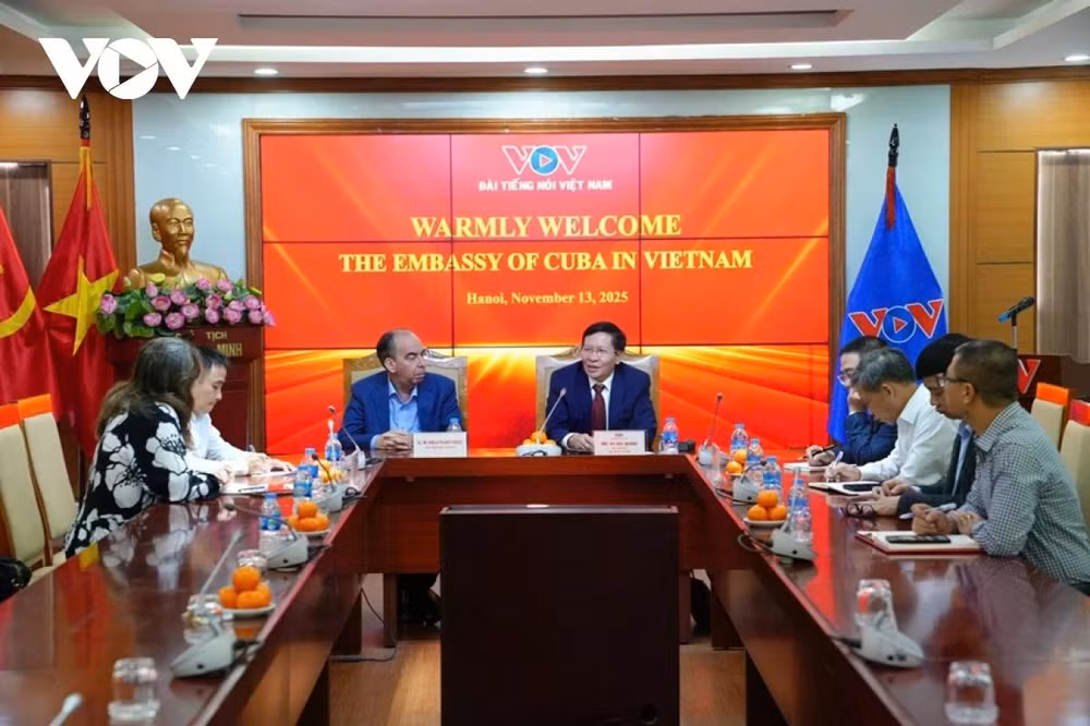 lanh_dao_vov_tiep_dai_su_cuba_1.jpg.webp