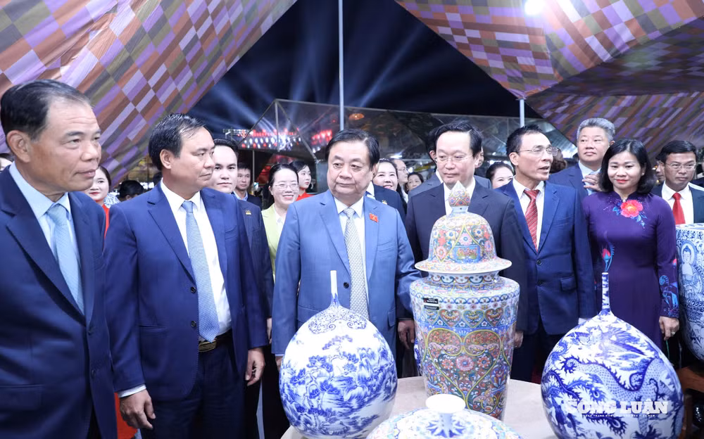 Ảnh màn hình 2025-11-15 lúc 06.34.21