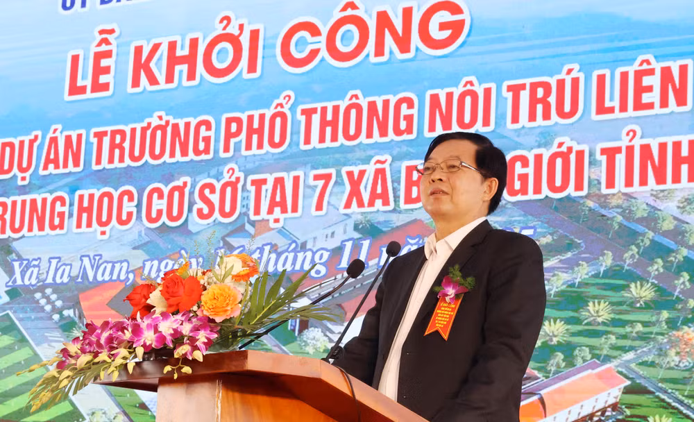 Phó Thủ tướng Hồ Quốc Dũng dự lễ khởi công 7 trường nội trú biên giới tỉnh Gia Lai- Ảnh 6.