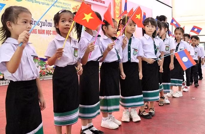 Giáo dục vùng biên: Sợi dây nối dài tình đoàn kết Việt – Lào