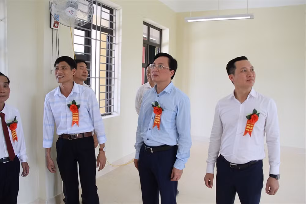 petrovietnam va bsr khanh thanh nha 2 tang 6 phong hoc truong thcs dong son thai binh hinh 5
