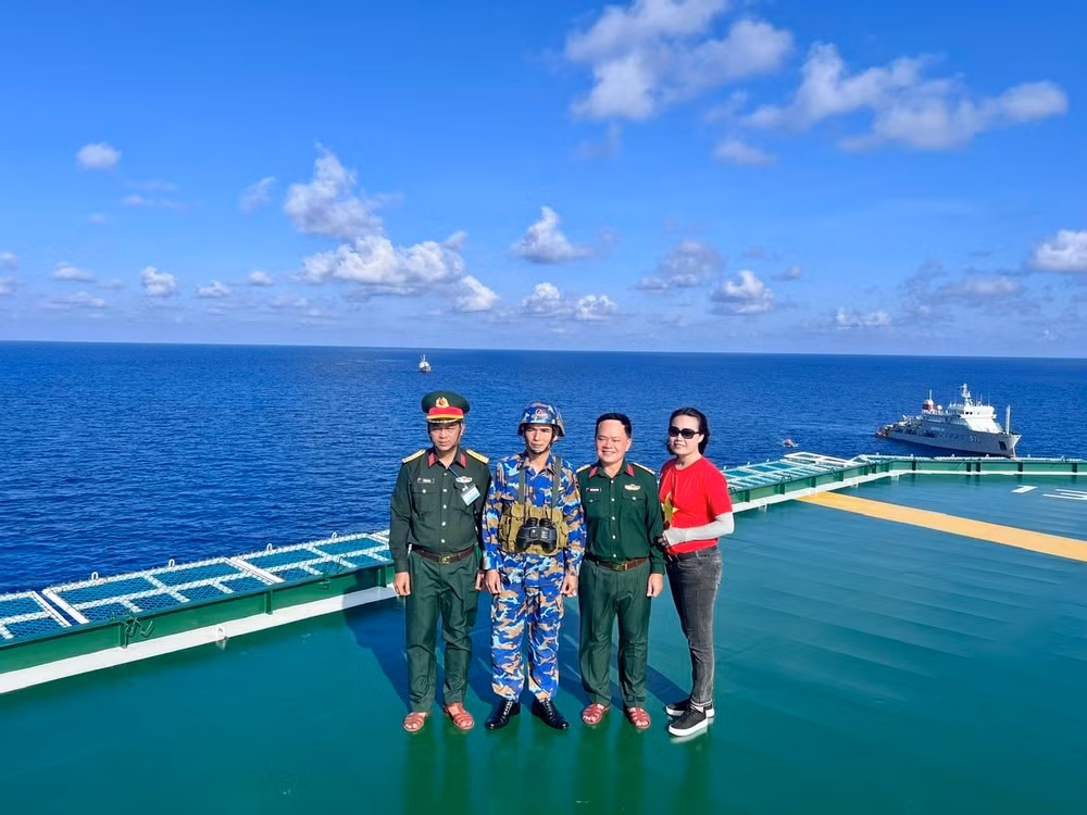 nha bao thanh hong bao nhan dan truong sa linh thieng hinh 2