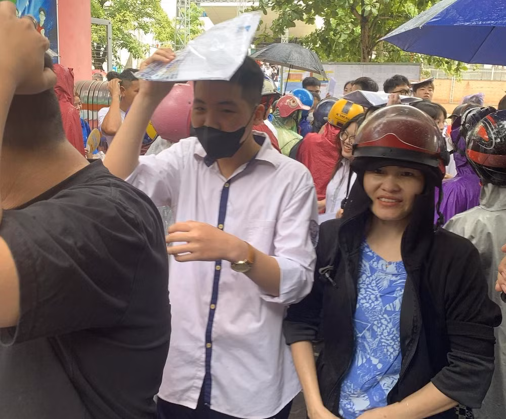 ky thi tot nghiep thpt 2024 thi sinh tu tin sau bai thi mon ngu van hinh 6