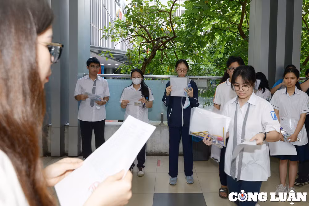 sang 27 6 thi sinh ca nuoc bat dau lam bai thi tot nghiep thpt mon ngu van hinh 7