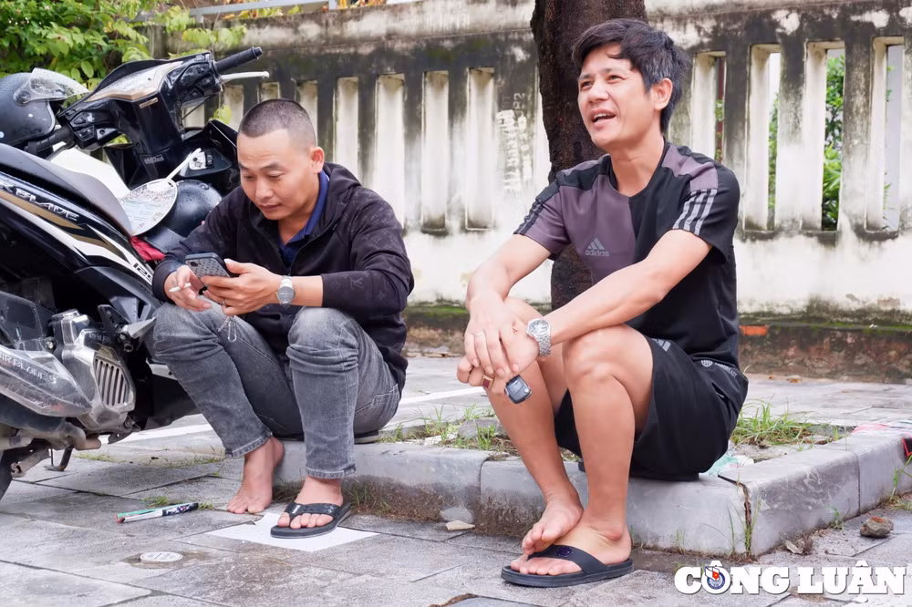 thanh hoa phu huynh lo lang doi con truoc cong diem thi hinh 12