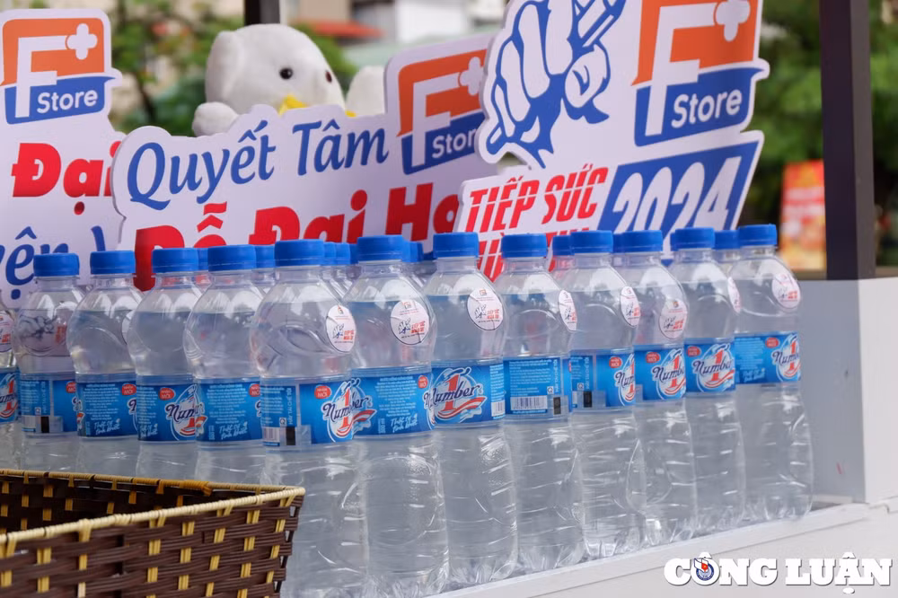 thanh hoa phu huynh lo lang doi con truoc cong diem thi hinh 11
