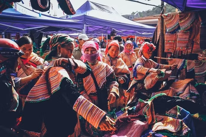 bao ton van hoa dan toc thieu so trong cho phien cao bang hinh 2