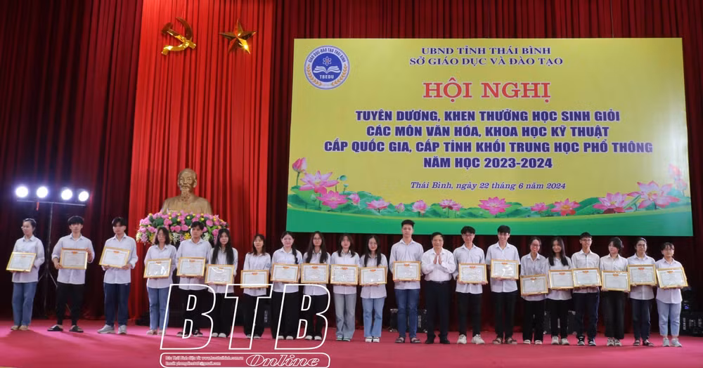 thai binh tuyen duong khen thuong hoc sinh gioi nam hoc 2023 2024 hinh 1