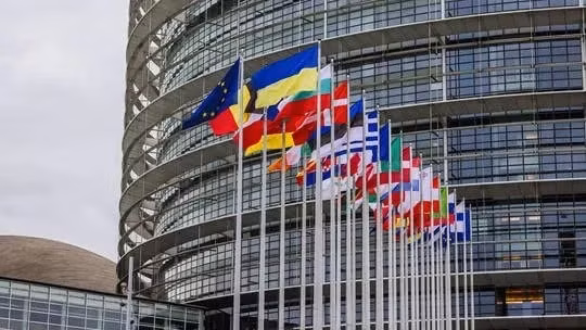 eu se gui 14 ty usd loi nhuan tu tai san bi dong bang cua nga cho ukraine hinh 1