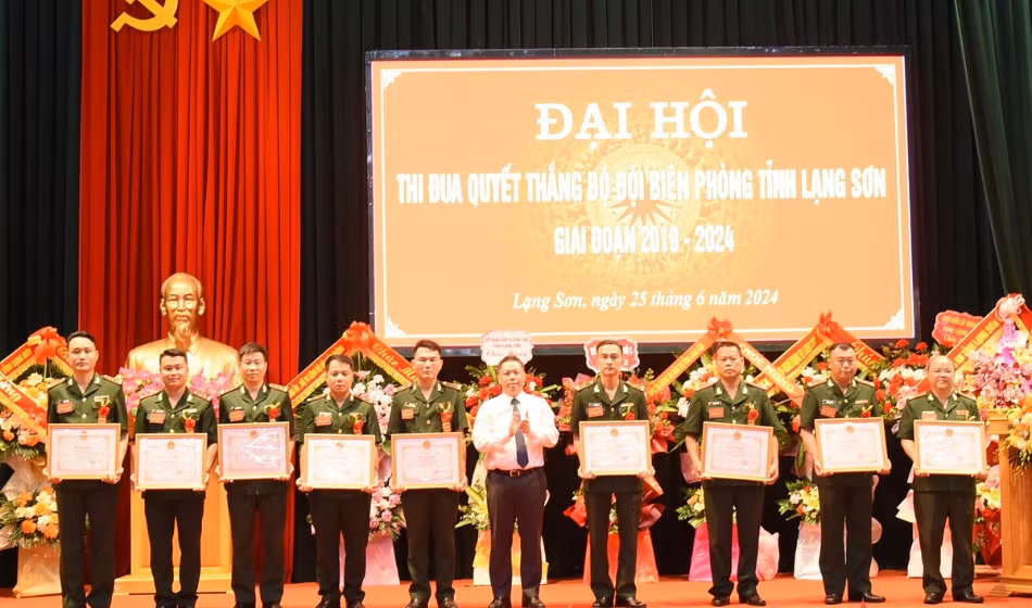lang son bieu duong nhung tam guong dien hinh xay dung bao ve bien gioi hinh 4