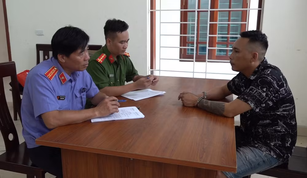 tam giu hinh su 18 doi tuong tham gia soi bac quy mo lon trong rung o nghe an hinh 2