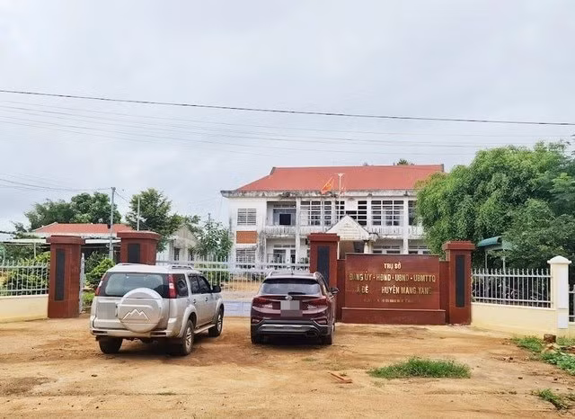 gia lai chi huy truong ban chi huy quan su xa to chuc su dung ma tuy ngay tai phong lam viec hinh 1