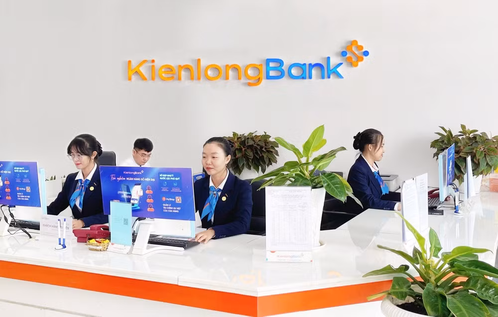 nu giao dich vien kienlongbank kip thoi ngan chan khach hang chuyen tien cho doi tuong lua dao hinh 1