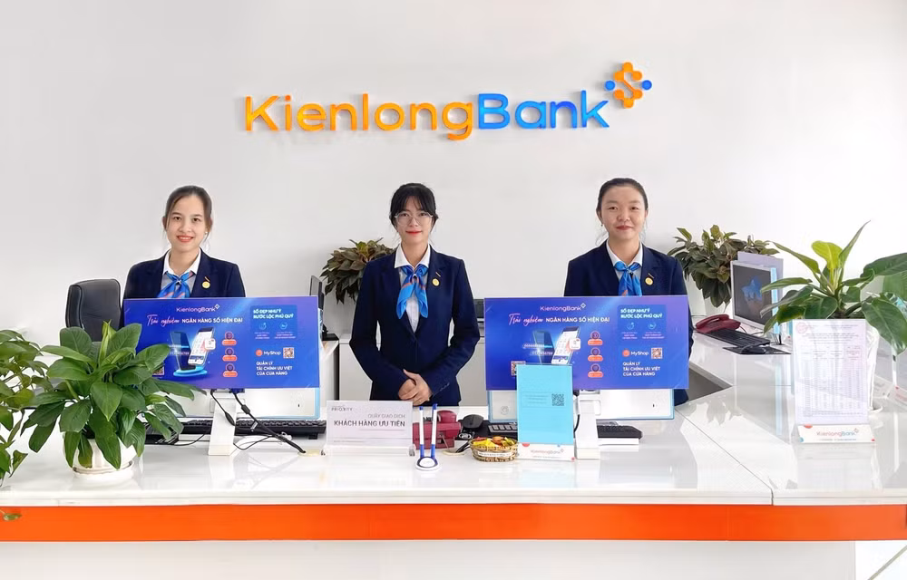 nu giao dich vien kienlongbank kip thoi ngan chan khach hang chuyen tien cho doi tuong lua dao hinh 2