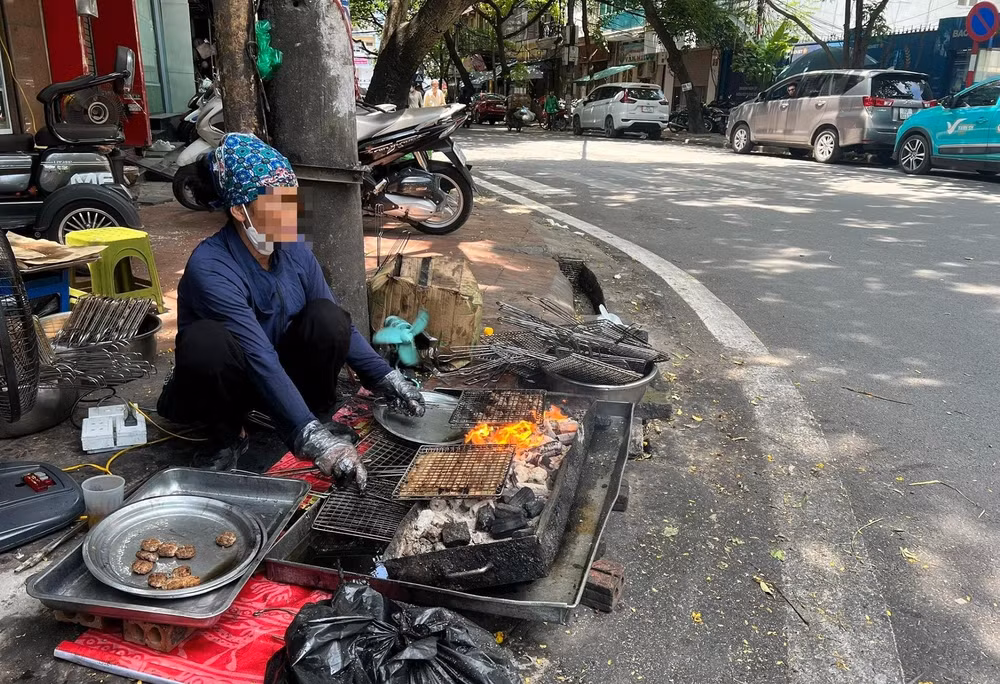 xu phat vu quan bun cha ha noi rua thit bang nuoc den ngom hinh 1