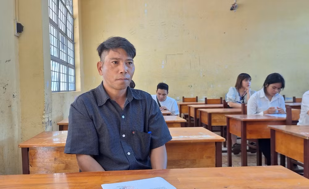 gia lai sy tu ti hon cau thu bong da no luc vuot vu mon hinh 4