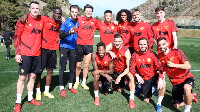 Manchester United yêu cầu tất cả cầu thủ trở lại đại bản doanh của câu lạc bộ. Ảnh: MUTV