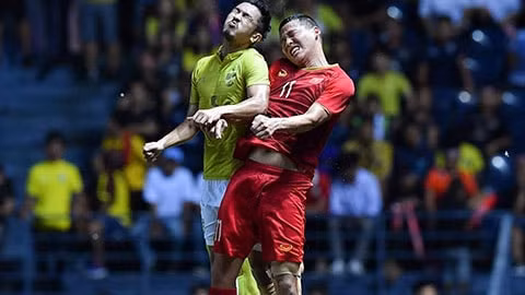 Một pha tranh bóng của Anh Đức tại King’s Cup 2019. Ảnh: TL