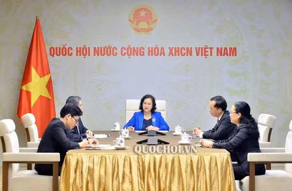 Chủ tịch Quốc hội Nguyễn Thị Kim Ngân điện đàm với Chủ tịch Quốc hội Lào Pany Yathotou. Ảnh: Cổng TTĐT Quốc hội