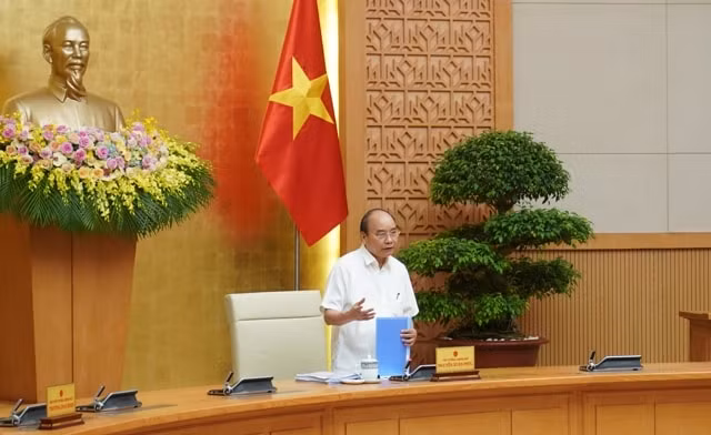 Thủ tướng Nguyễn Xuân Phúc chủ trì cuộc họp Thường trực Chính phủ về mô hình tổ chức của Ủy ban Cạnh tranh Quốc gia. Ảnh: VGP