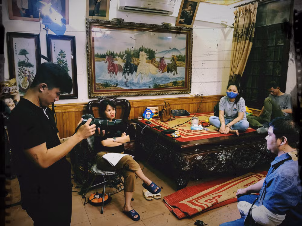 Bộ phim được thực hiện vào đúng dịp cách ly xã hội nên việc chuẩn bị và tác nghiệp của êkip càng phải cẩn trọng.