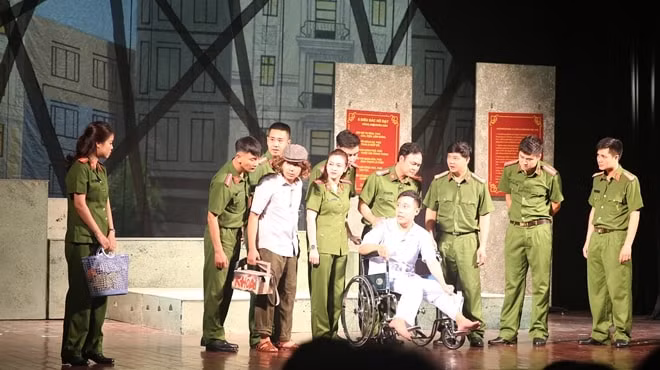 Hình tượng người chiến sĩ Công an sẽ tiếp tục được Nhà hát Công an nhân dân đưa lên sân khấu qua vở “Chuyên án Z5”. Ảnh minh họa.