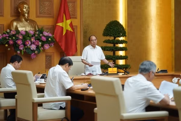 Thủ tướng Nguyễn Xuân Phúc phát biểu tại cuộc họp. Ảnh: VGP