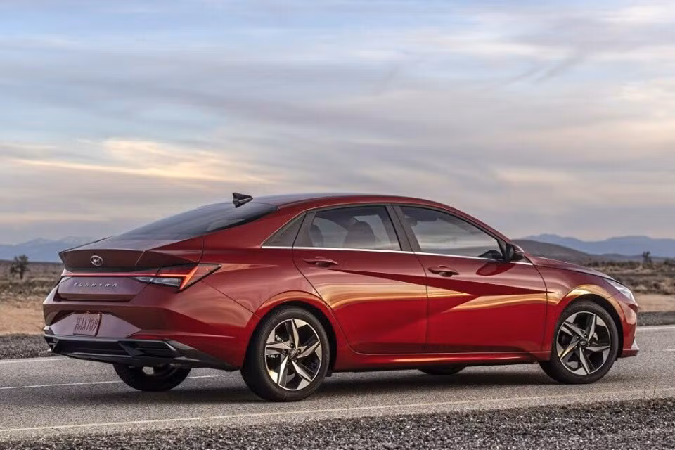 Hyundai Elantra 2021 sử dụng nền tảng khung gầm K3 mới. Ảnh: Autoevolution