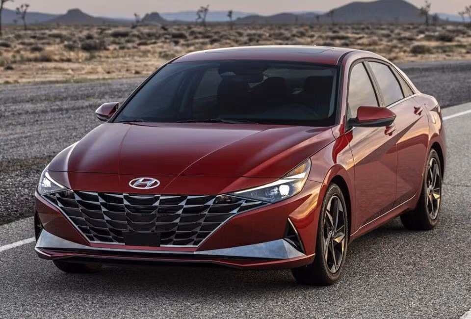 Hyundai Elantra hệ thứ 7 vừa được giới thiệu. Ảnh: Autoevolution